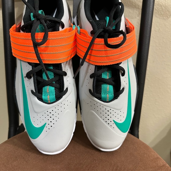 Nike Savaleos- Men's Size 11 - Picture 4 of 9